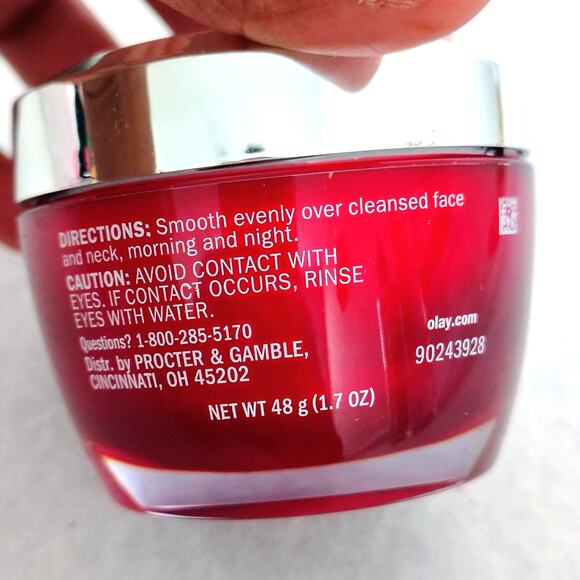 Olay Niacinamide + Peptide 24 Hydrating Moisturizer Cream Face Neck 1.7 oz. NEW - Picture 3 of 4